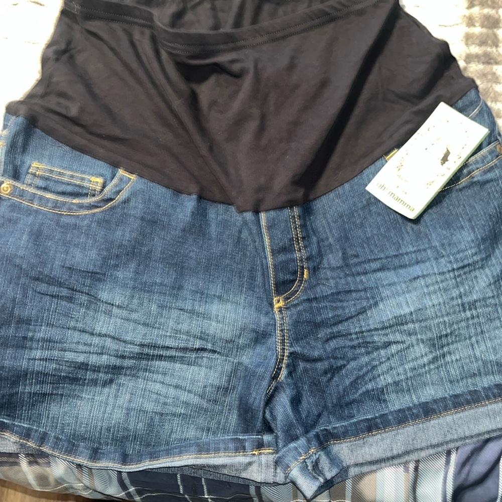 NWT! Oh Mamma maternity denim shorts!! Size L